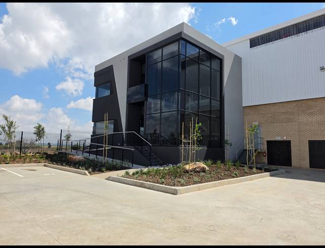 2,899M² WAREHOUSE TO LET IN AIRPORT PARK